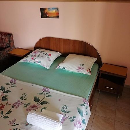 Bcm Family House Hotel Două Mai Eksteriør billede