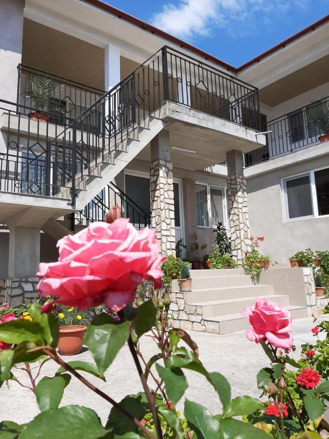 Bcm Family House Hotel Două Mai Eksteriør billede