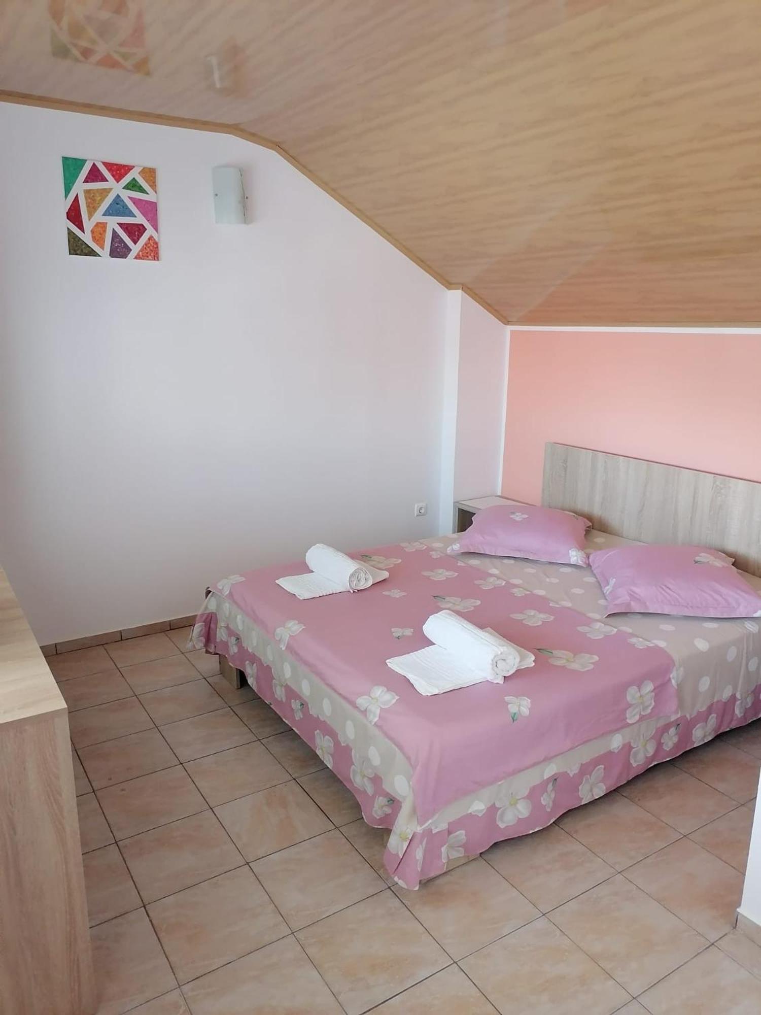 Bcm Family House Hotel Două Mai Eksteriør billede